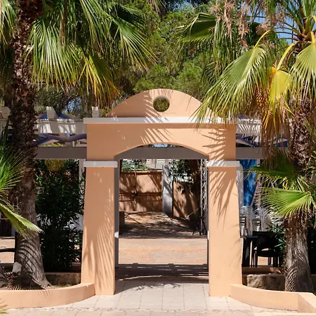 ホテル Amareclub Rocca Dorada サンタ・マルゲリータ・ディ・プーラ