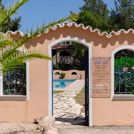 Amareclub Rocca Dorada サンタ・マルゲリータ・ディ・プーラ